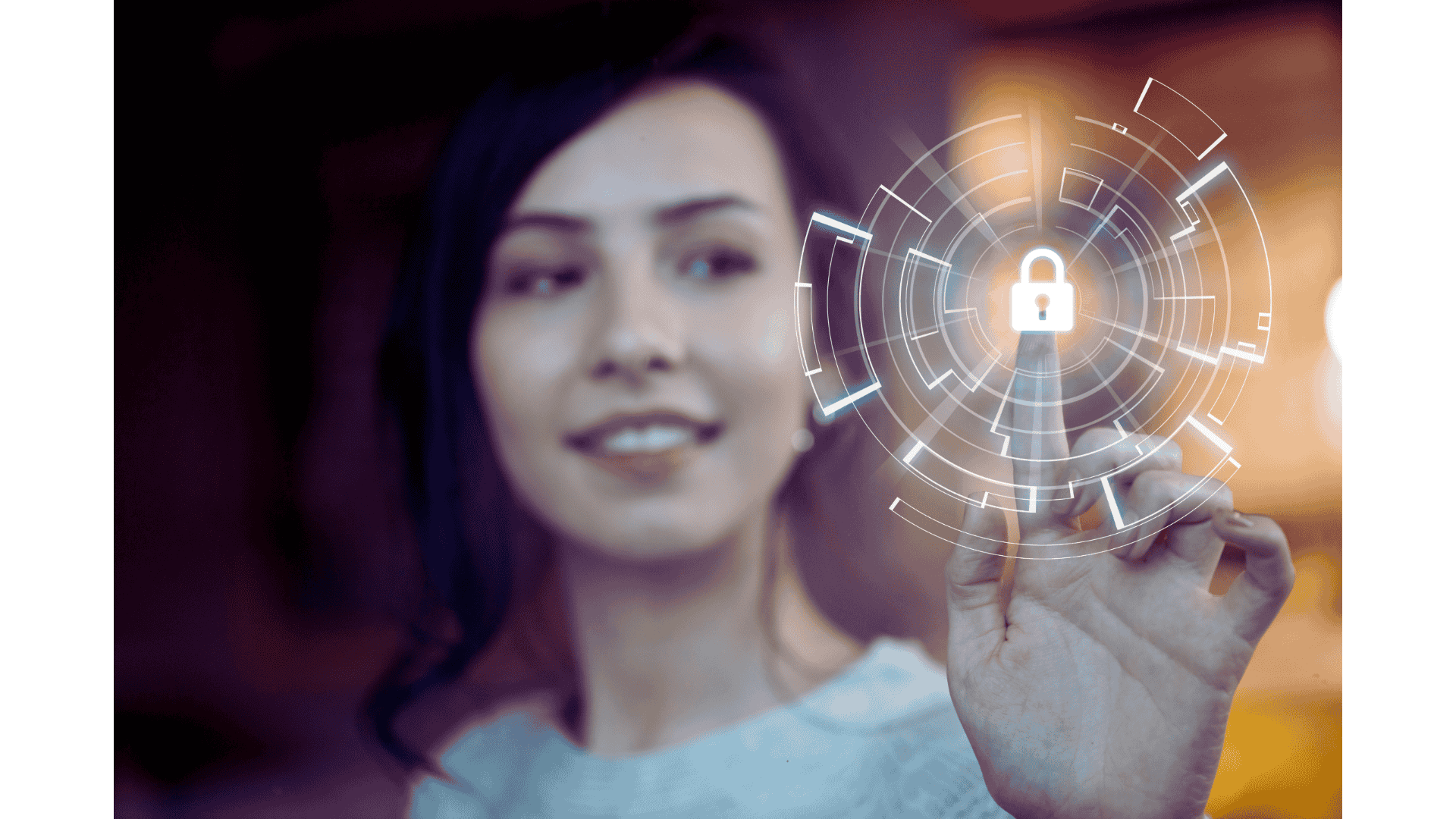 Frau tippt auf ein digitales Sicherheitssymbol mit Schloss – Symbolbild für IT Sicherheit Dienstleister und moderne Cybersicherheitslösungen